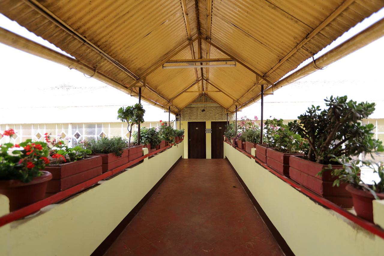 Hotel Charring Cross Ooty Esterno foto