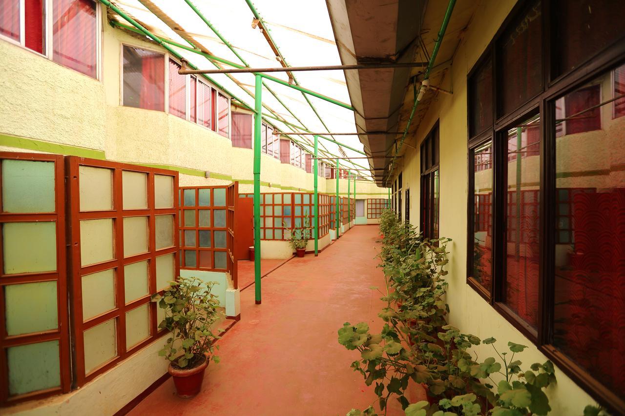 Hotel Charring Cross Ooty Esterno foto
