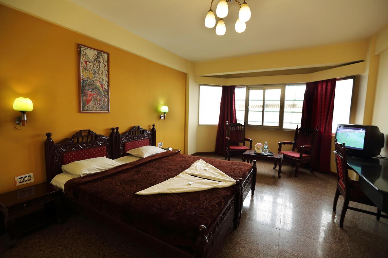 Hotel Charring Cross Ooty Esterno foto
